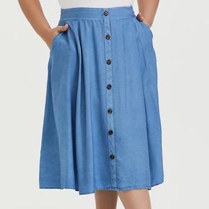 Torrid size 3 chambray button midi skirt